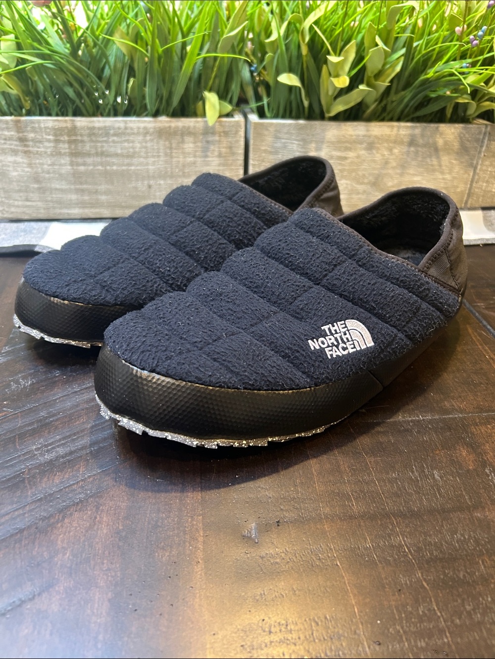 The North Face Black Quilted Slip-On Slippers
